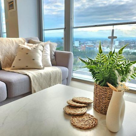 Апартаменти Pass The Keys Stunning Penthouse With Balcony Sunset Views Белфаст Екстер'єр фото