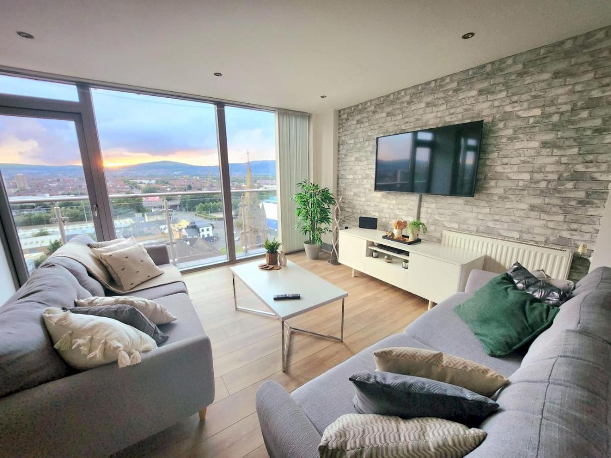 Апартаменти Pass The Keys Stunning Penthouse With Balcony Sunset Views Белфаст Екстер'єр фото
